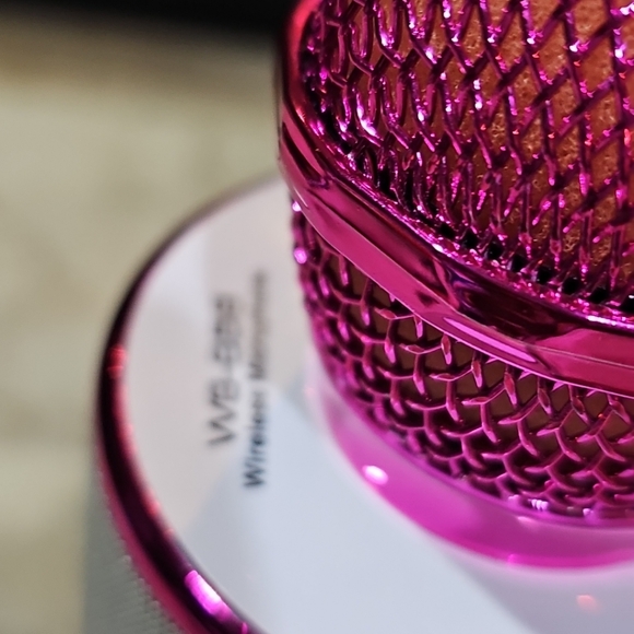 Pink‎ Wireless Karaoke Microphone - Picture 4 of 7